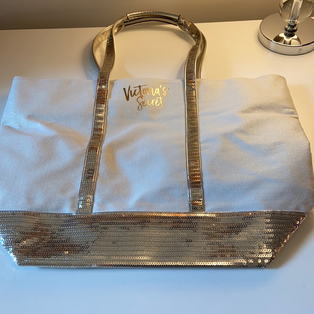 Victoria’s secret tote bag